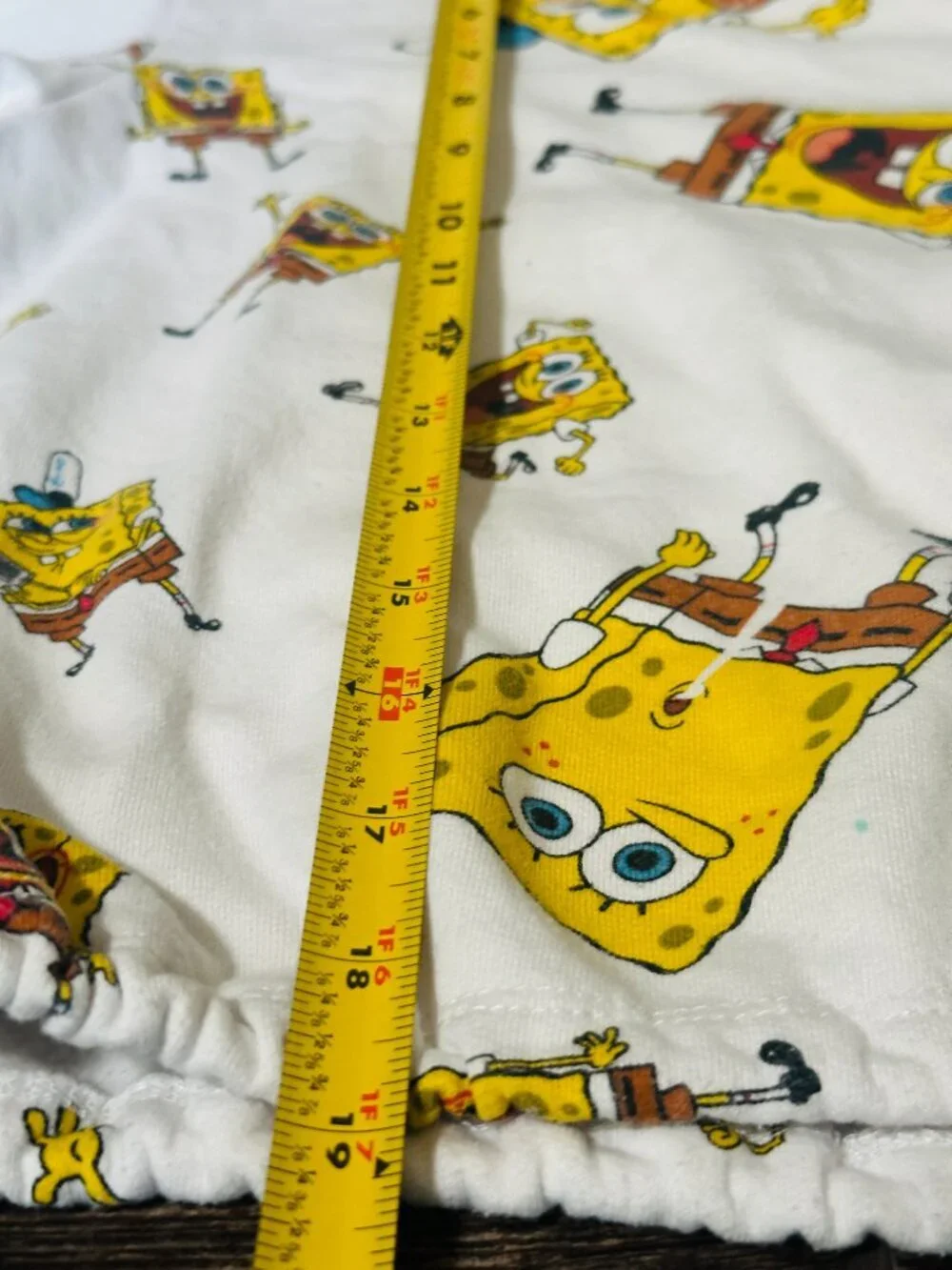 Juniors SpongeBob SquarePants By Nickelodeon White/Yellow Sweatshirt Medium